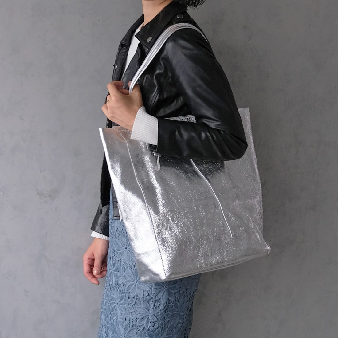 アンドレアカルドネ Andrea Cardone メタリックレザートートバッグ