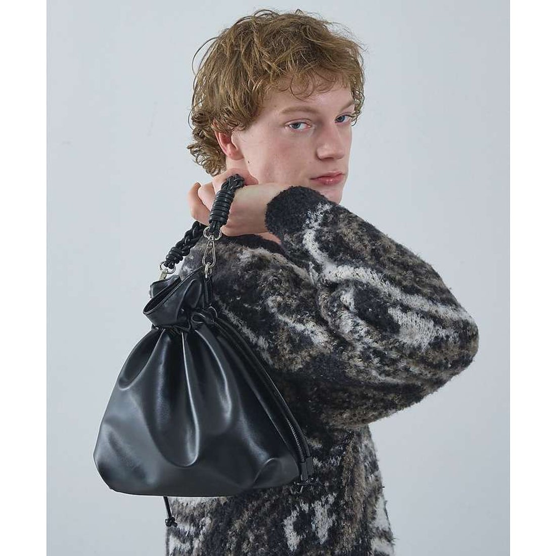 アバハウス ABAHOUSE 【マルチウェイ】 フェイクレザー 巾着ショルダー