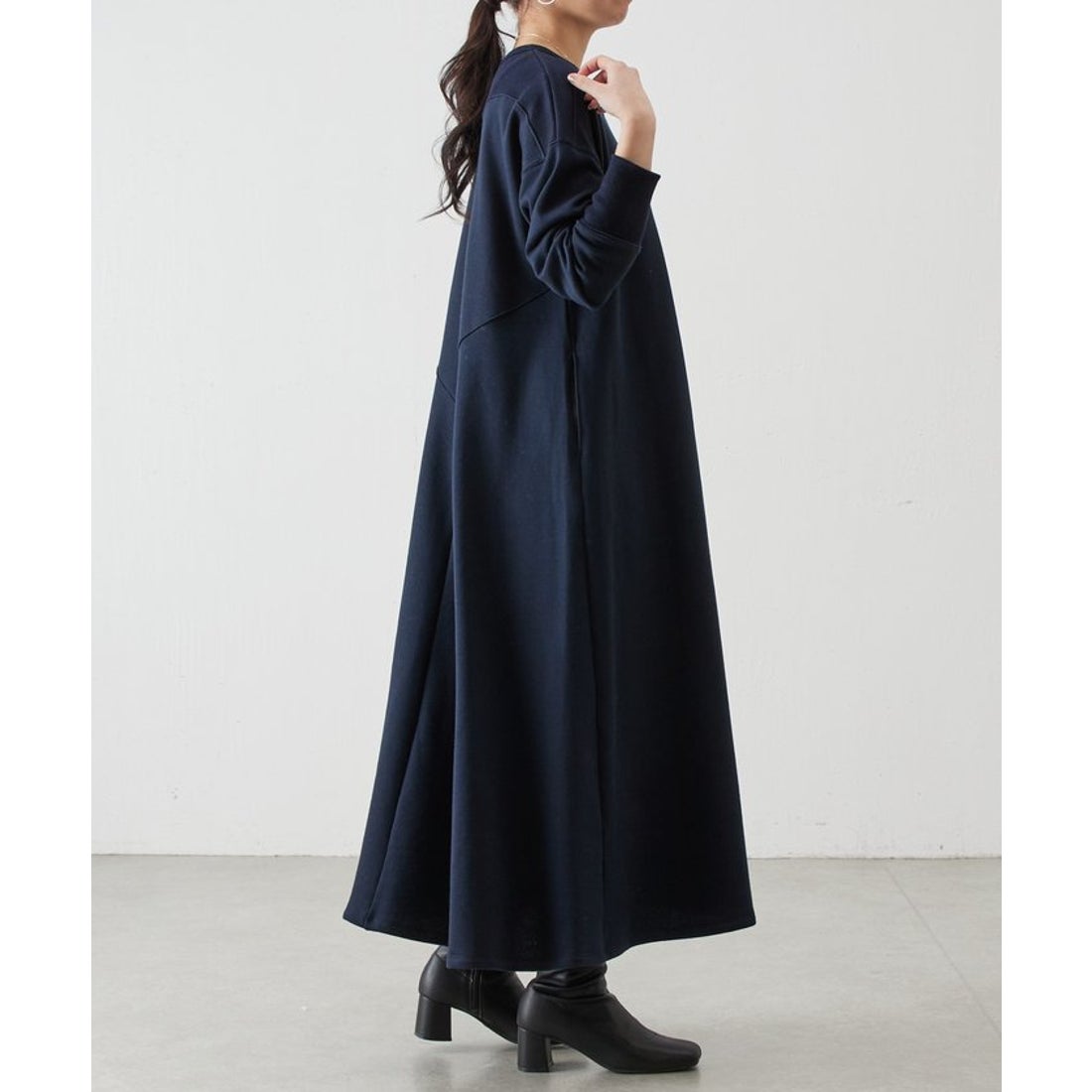 ビアズリー BEARDSLEY 切り替え裏毛ワンピース （navy） -ファッション