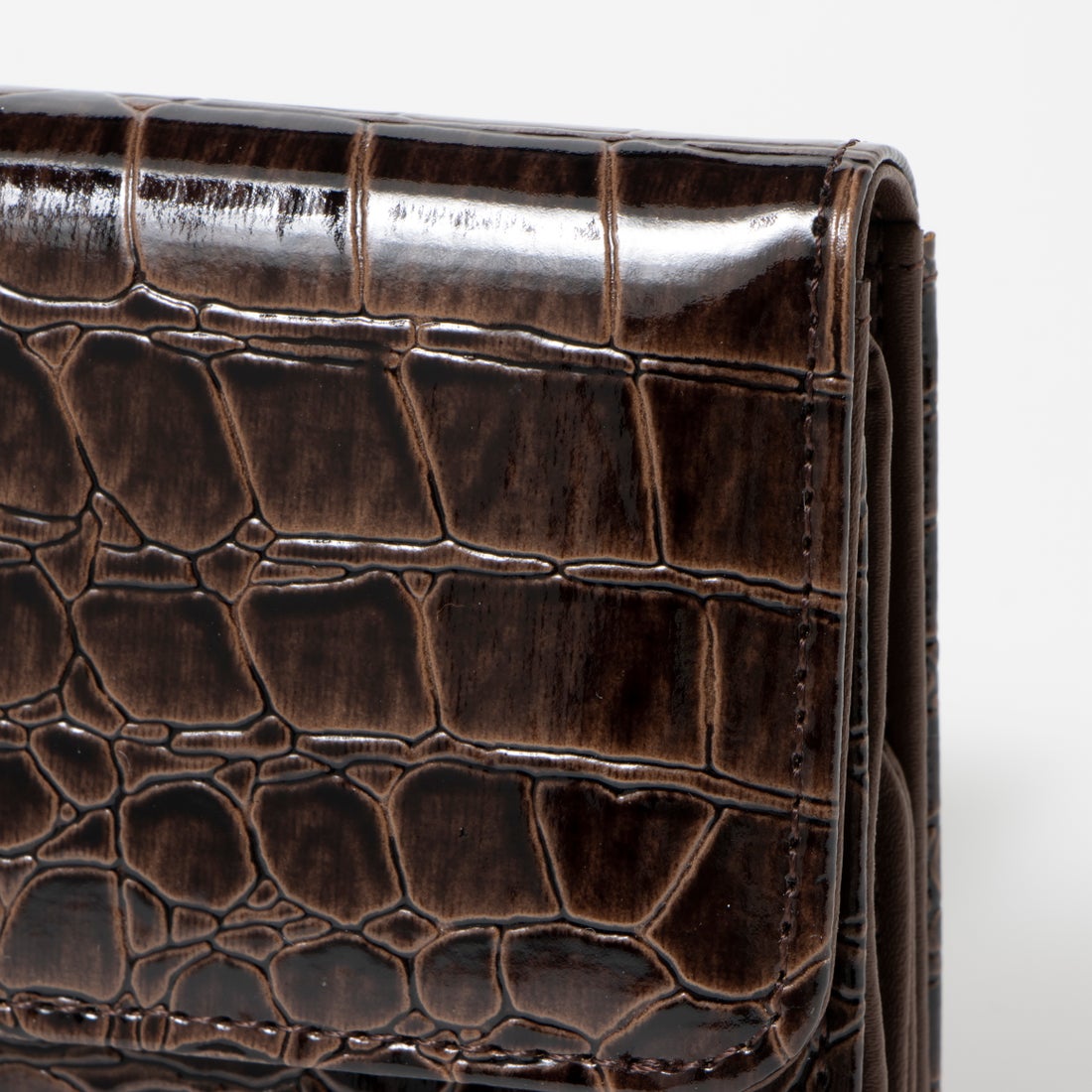 キャティフェラーリ Cathie Ferrari クロコ型押し三つ折財布