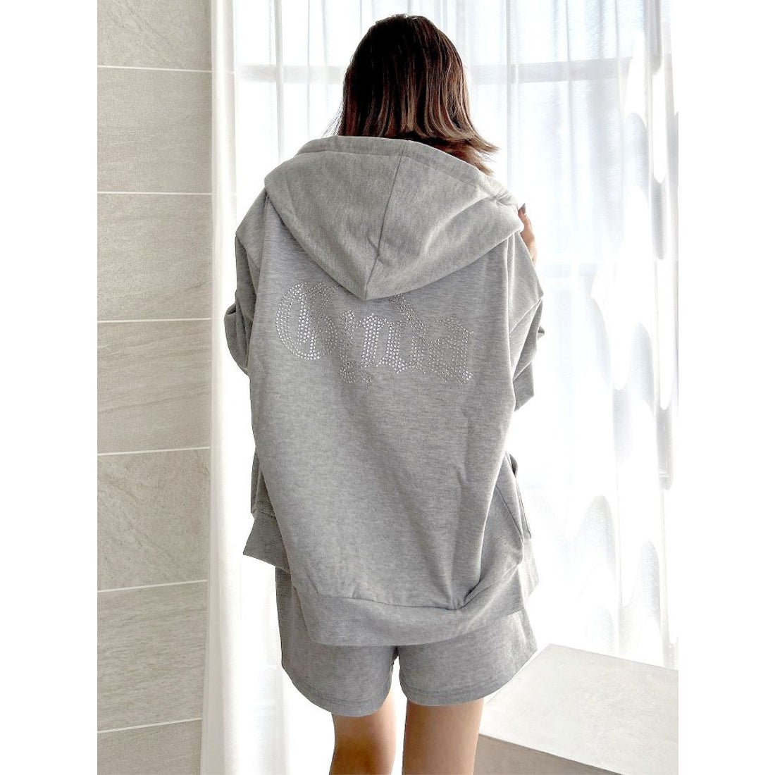 ジェイダ GYDA 【SETUP着用可】BACK GYDAラインストーンラメパーカー