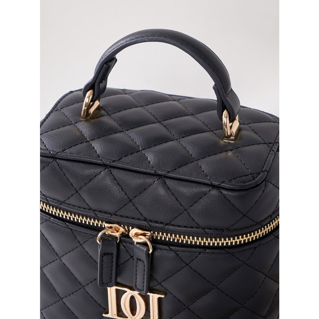 ダーリッチ Darich 【ゴールドパーツ】キルティングスクエアミニバッグ