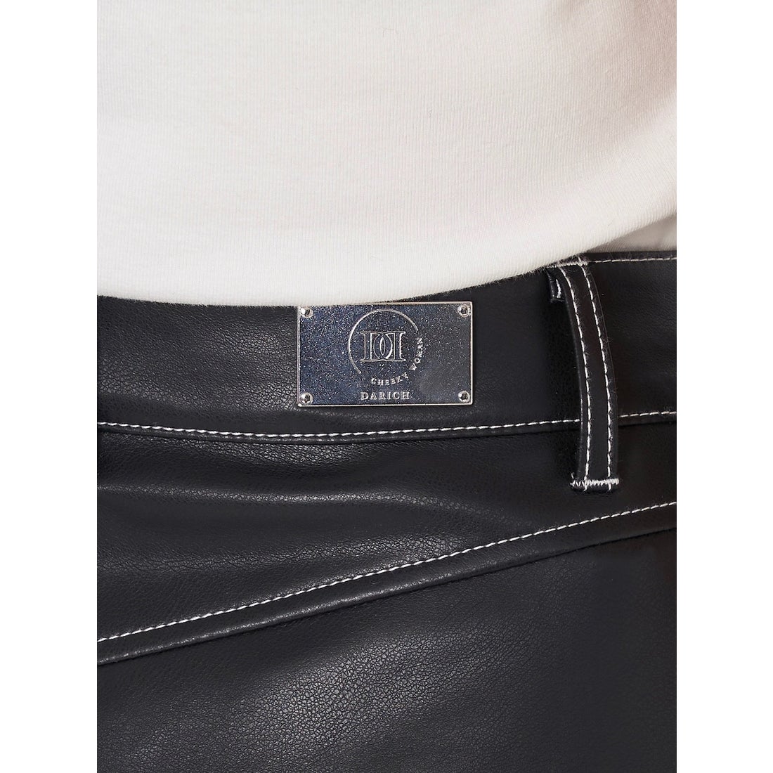 ダーリッチ Darich フリルレザーショートパンツ （ホワイト