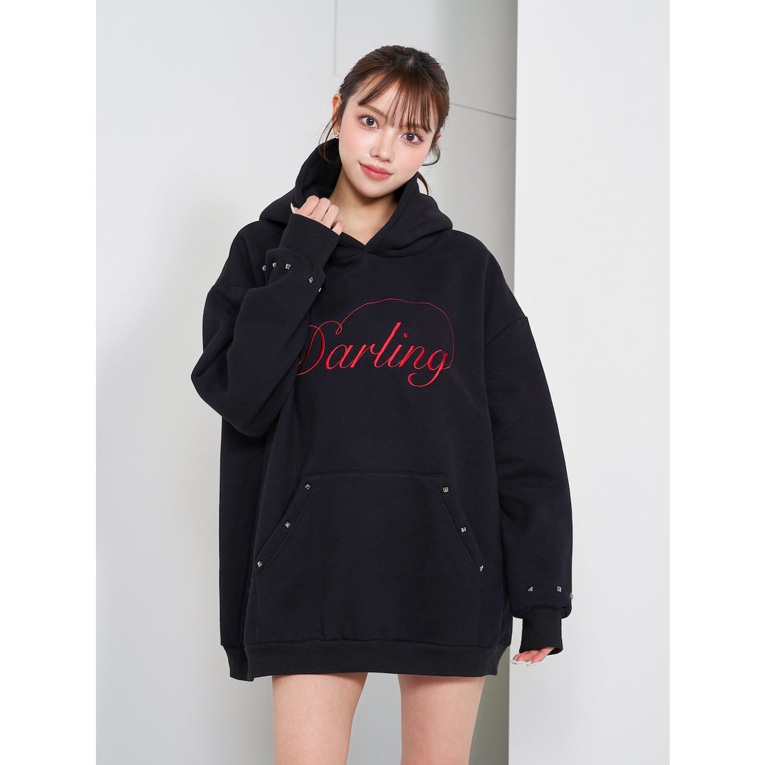 ダーリッチ Darich グラフィックスタッズフーディー （ブラック