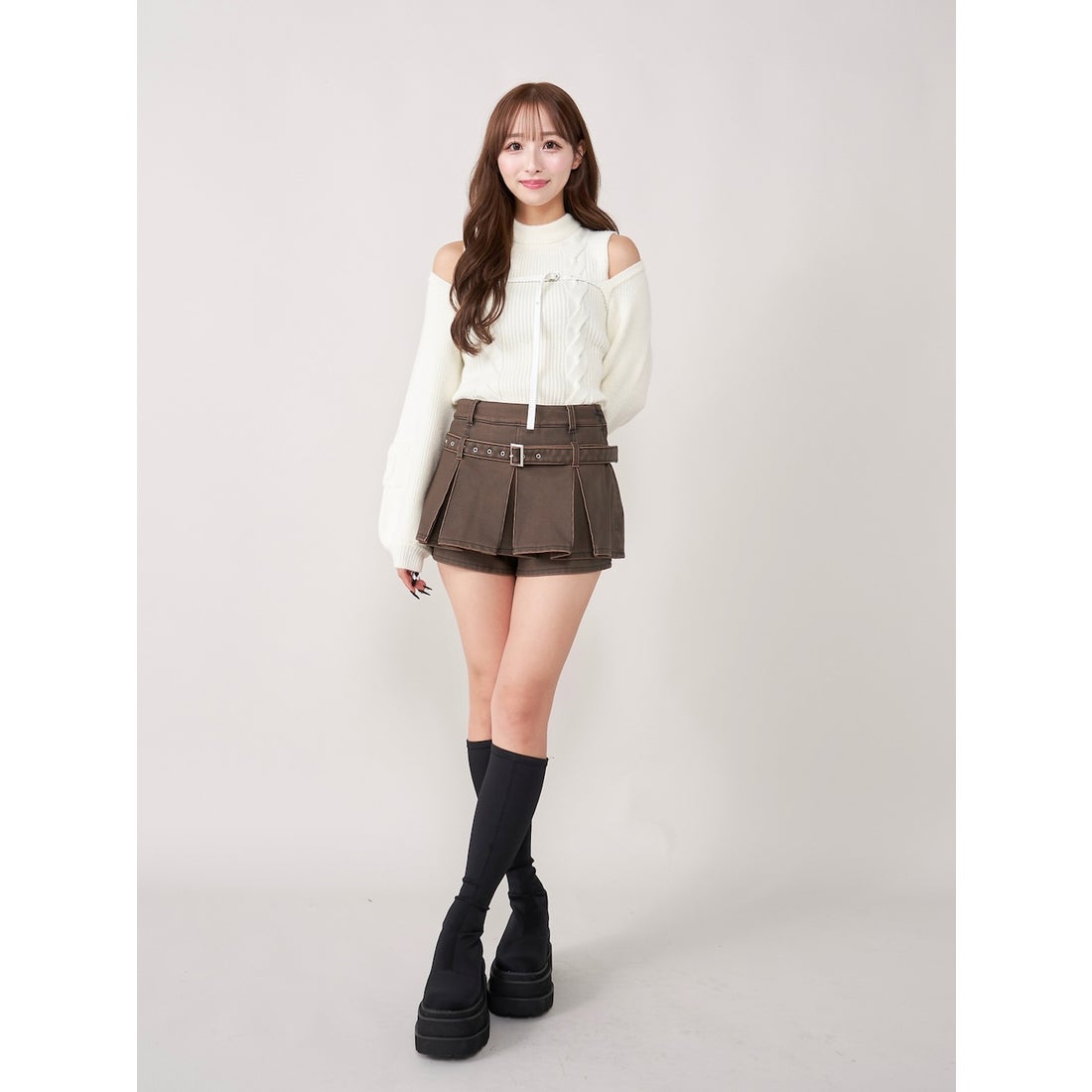 ダーリッチ Darich アンティークレザープリーツショートパンツ