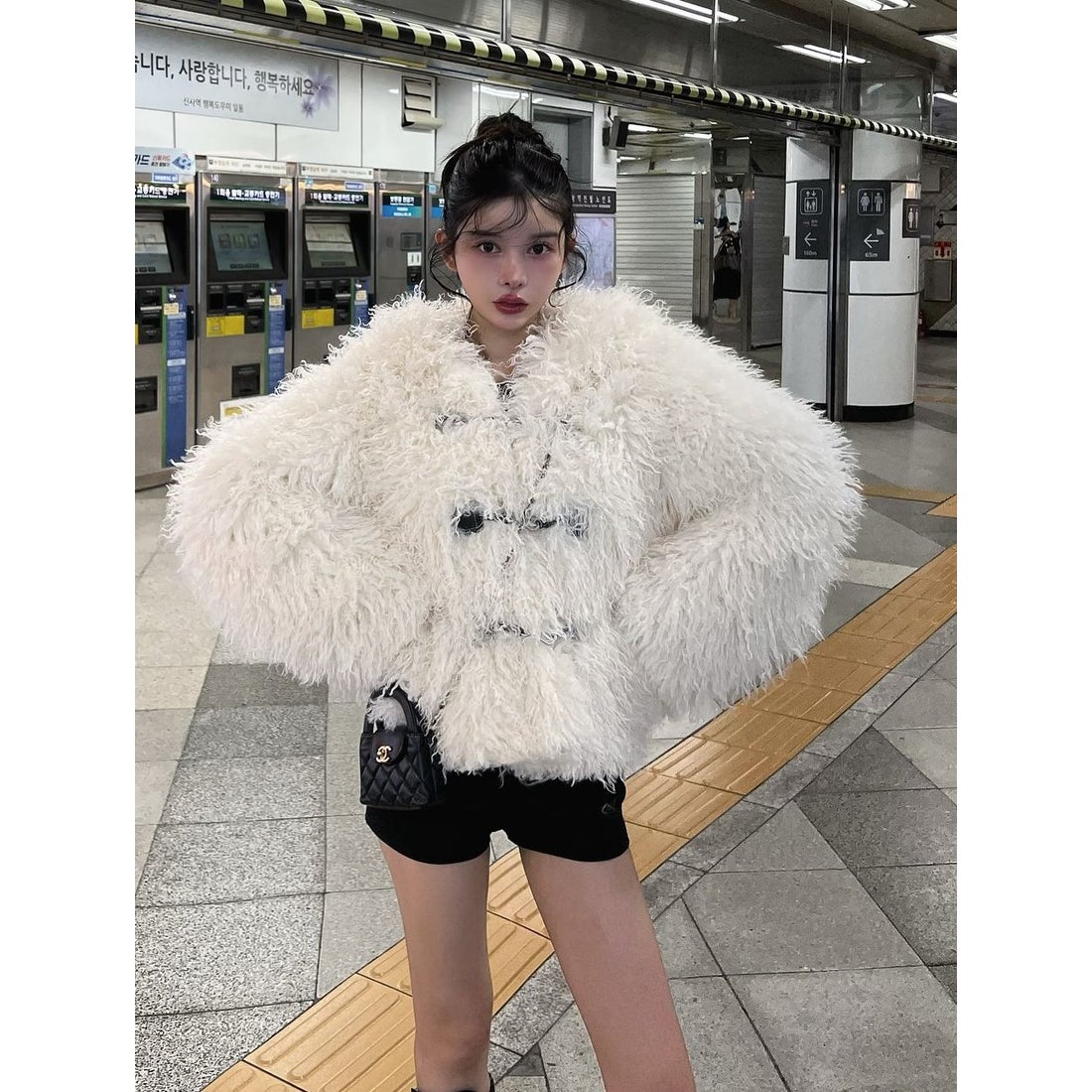 ダーリッチ Darich ファーボリュームデザインコート （アイボリー