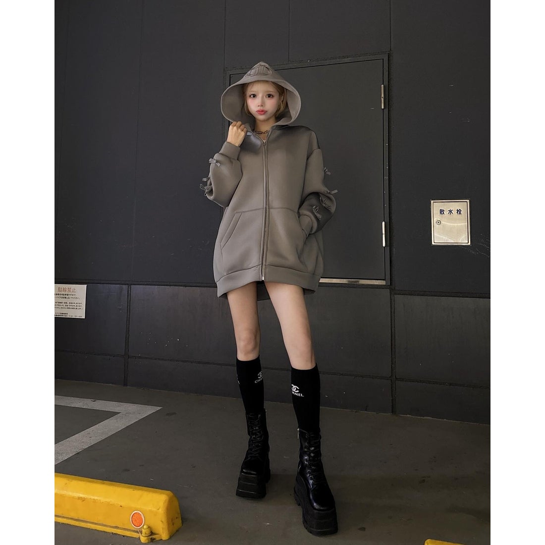 ダーリッチ Darich アップリケDDロゴパーカー （グレー