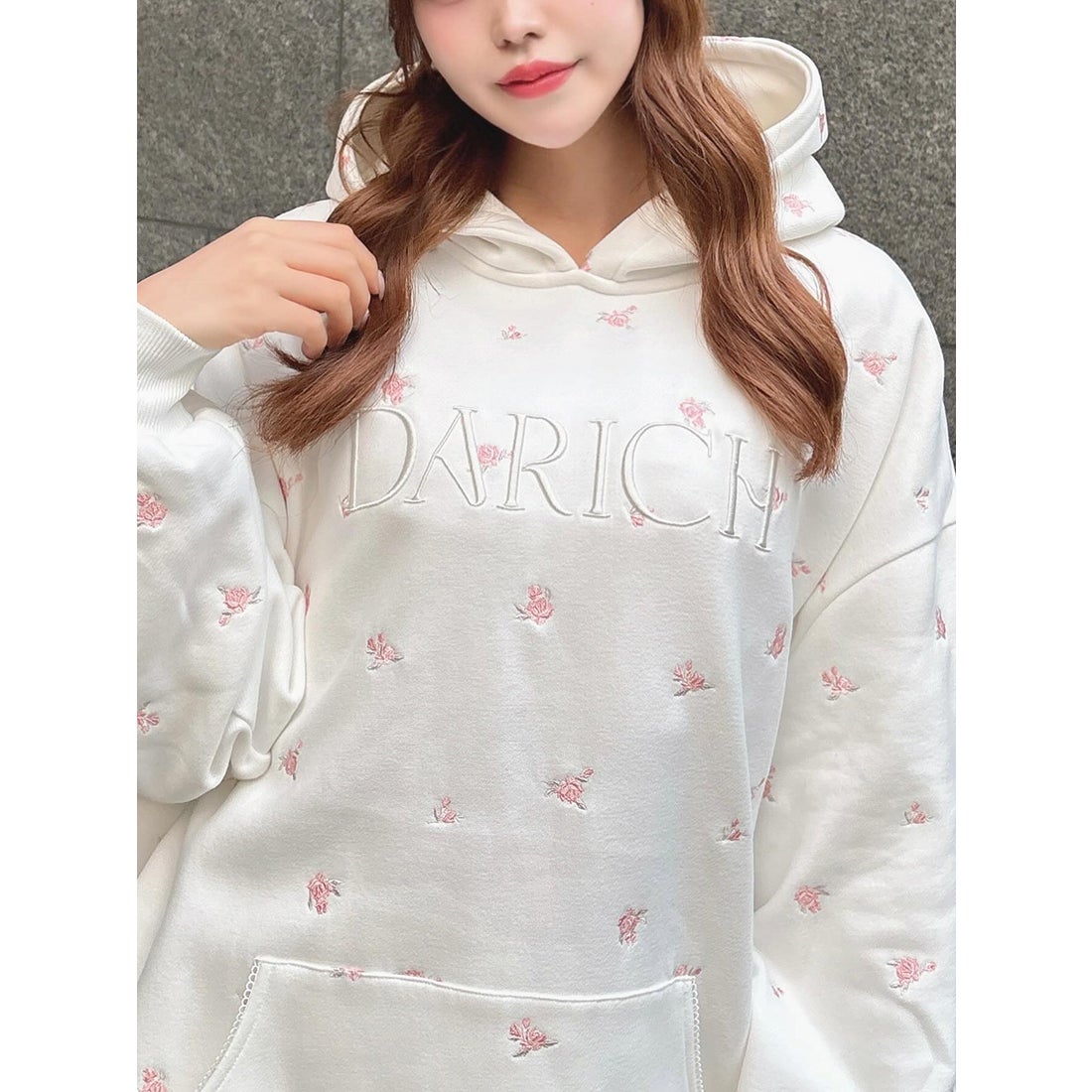 ダーリッチ Darich フラワーエンブロイダリービッグフーディ