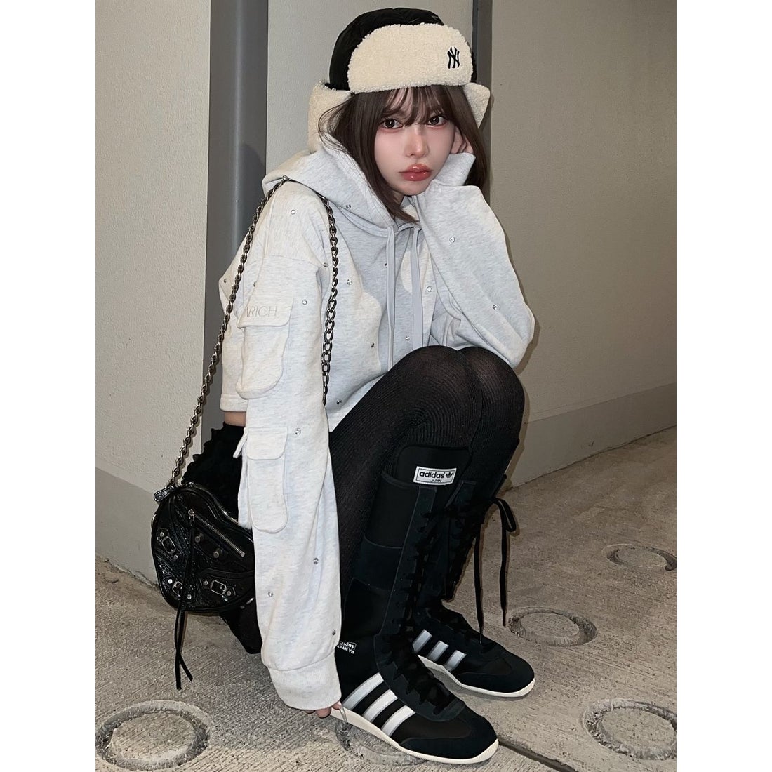 ダーリッチ Darich クロップドビジューフーディ （グレー