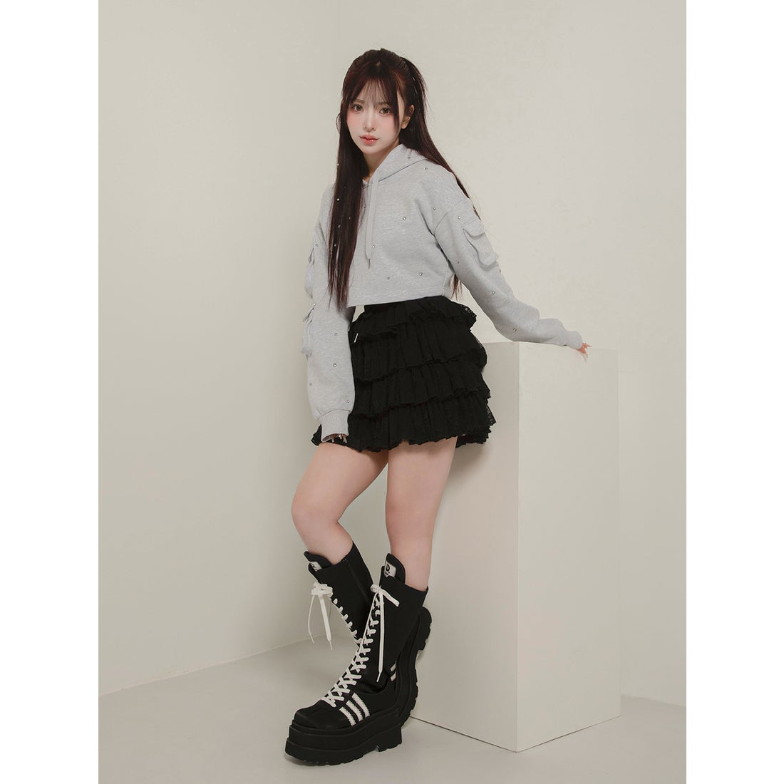 ダーリッチ Darich クロップドビジューフーディ （グレー