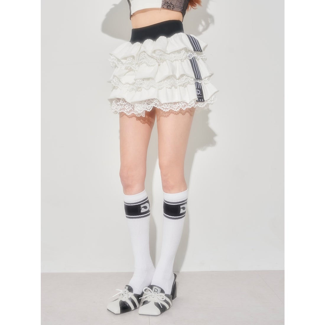 ダーリッチ Darich スポーティラインフリルミニスカート （ホワイト