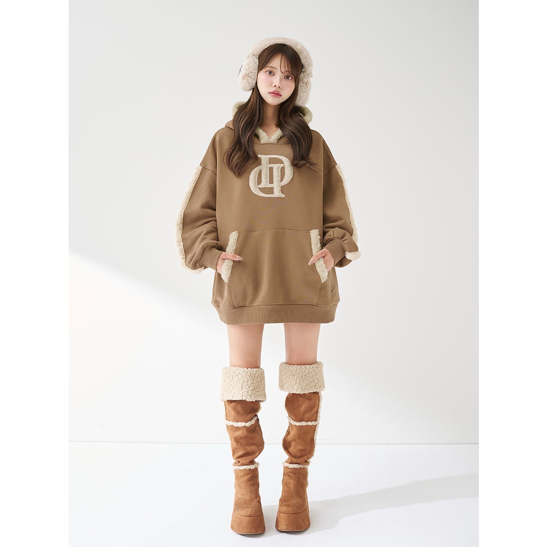 ダーリッチ Darich DDボアスウェットフーディー （アイボリー