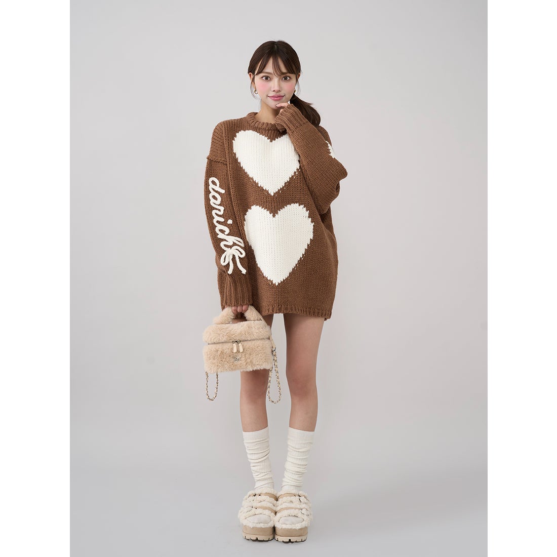 ダーリッチ Darich ハートロゴローゲージニットチュニック （ブラウン