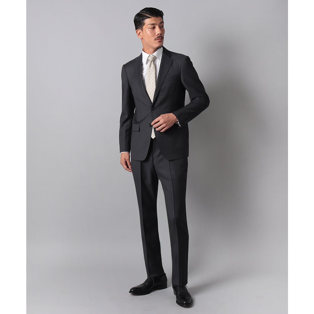 SESSERA グレーストライプスーツ （チャコール） -D'URBAN | ダーバン