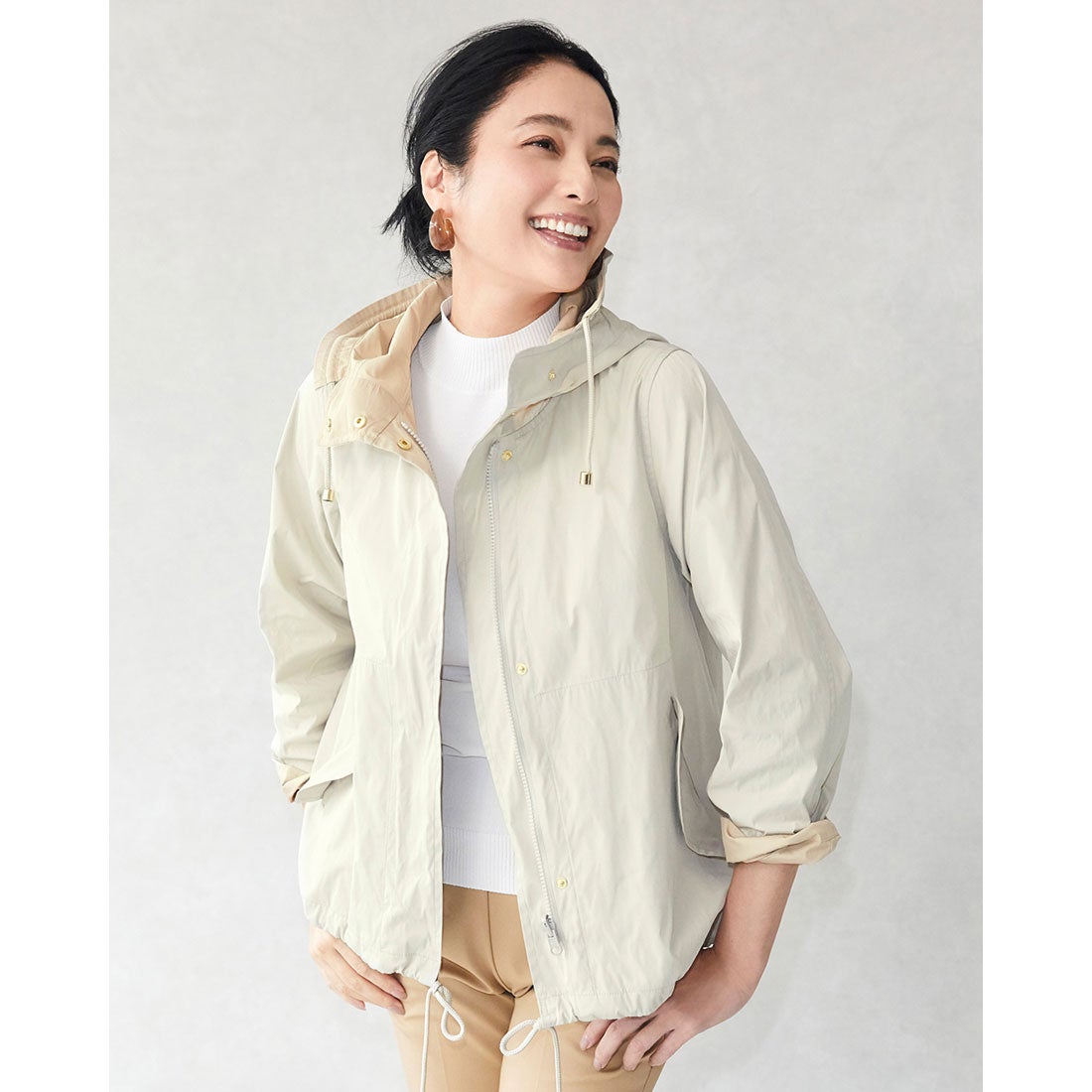 ドゥクラッセ DoCLASSE 二重織リバーシブル・パーカー （ストーン