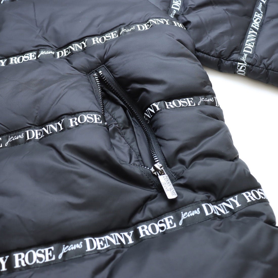 デニーローズ DENNY ROSE ロゴラインポイントボトルネックダウン