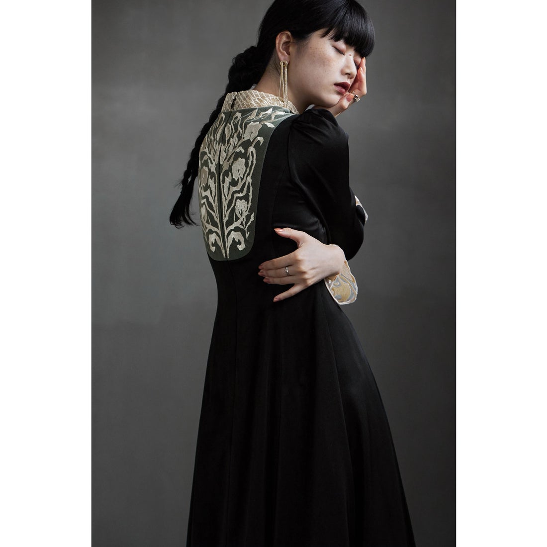 エトル etoll. バック刺繍フレアドレス （ブラック） - ファッション