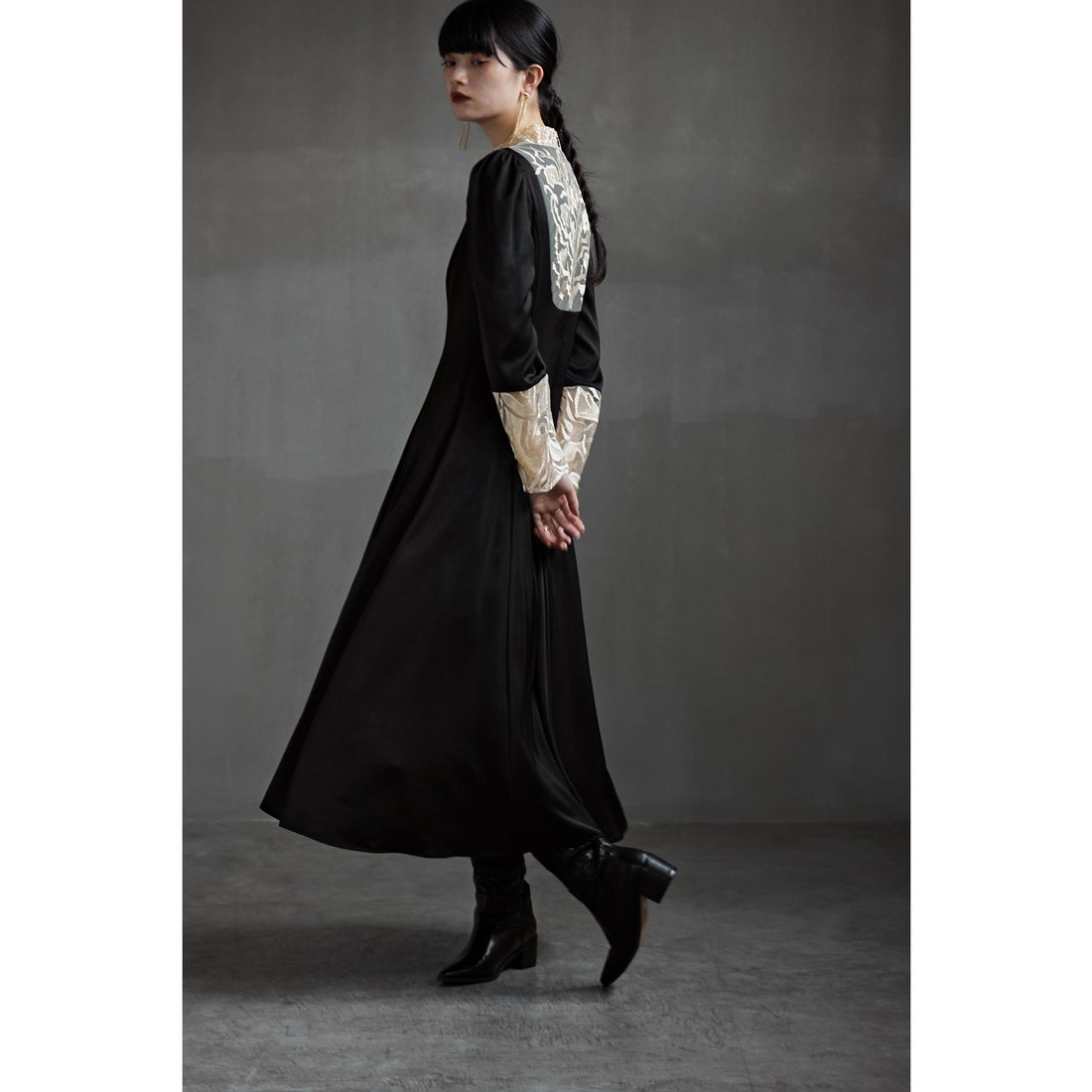 エトル etoll. バック刺繍フレアドレス （ブラック） - ファッション