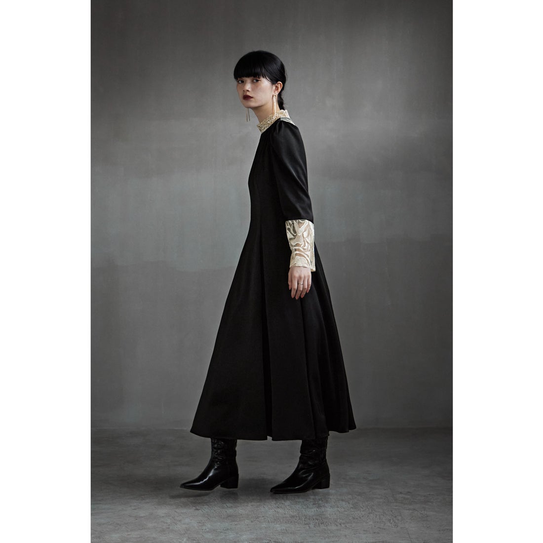 エトル etoll. バック刺繍フレアドレス （ブラック） - ファッション