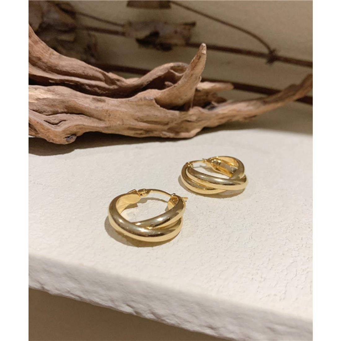 フォースメント Forcement ツイストデザインフープピアス （ゴールド