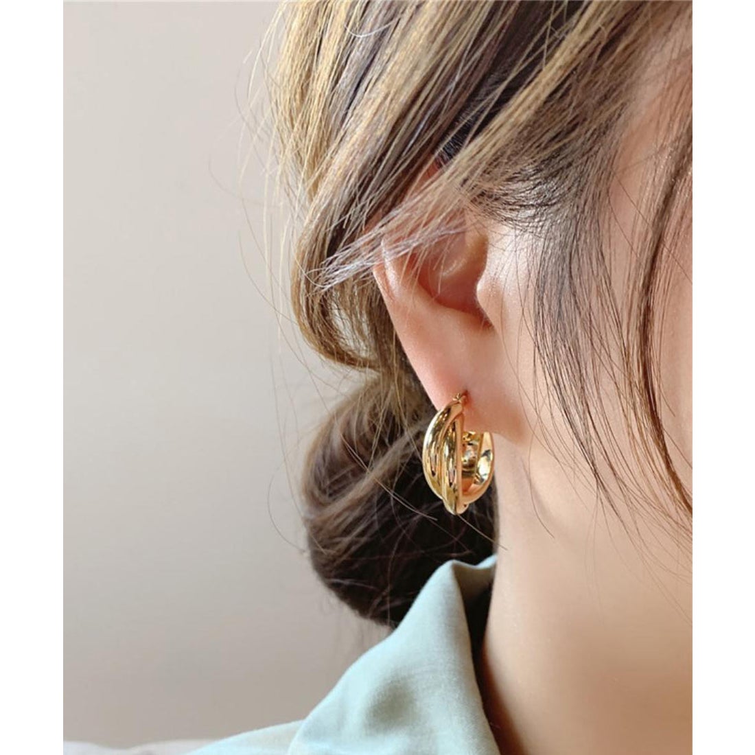 フォースメント Forcement ツイストデザインフープピアス （ゴールド