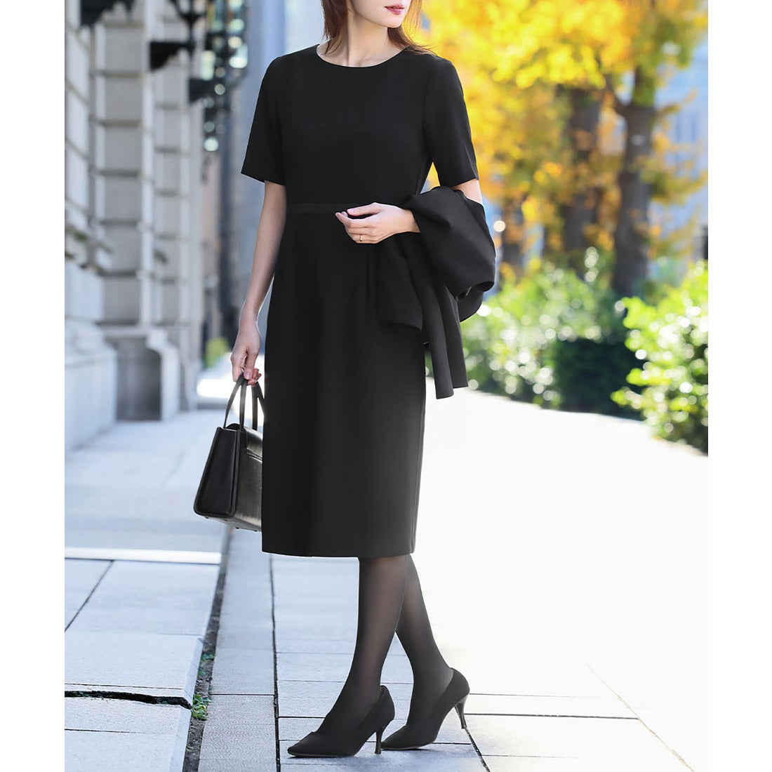 フロリア Flolia 【喪服 礼服】ノーカラージャケット ミディアム丈A