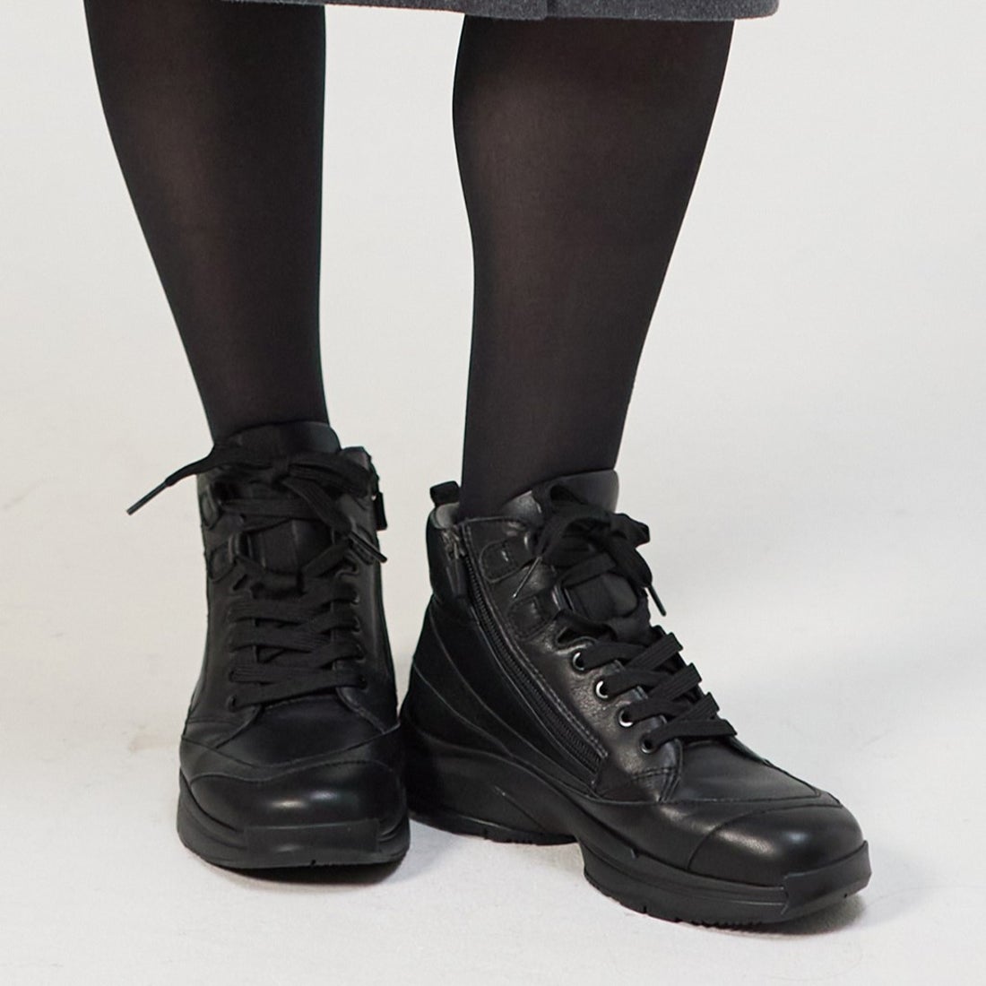レースアップスニーカーブーツWoW500 （ブラック×ブラック） -fitfit