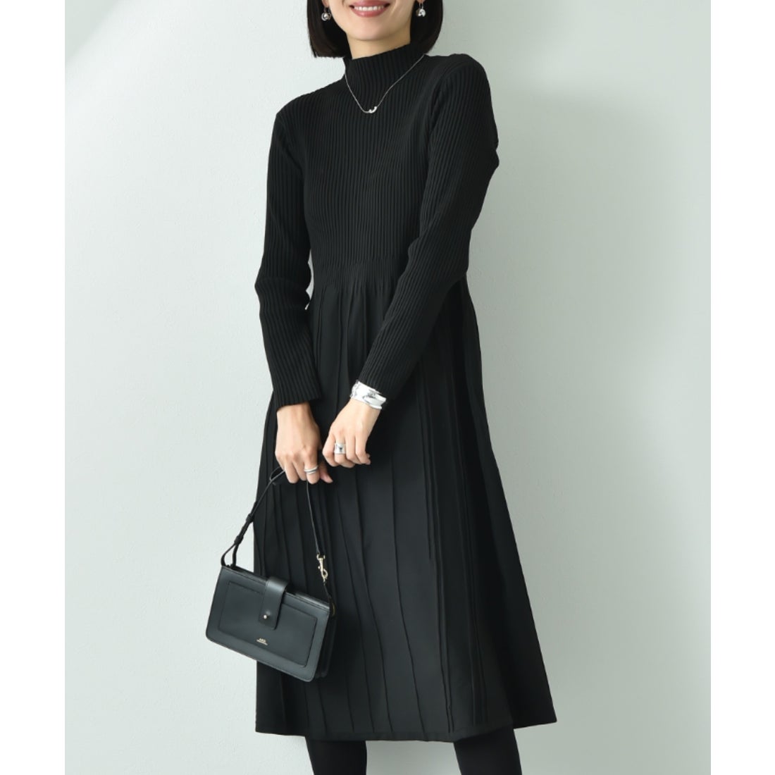 インタープラネット INTERPLANET リブ切替ニットワンピース （ブラック