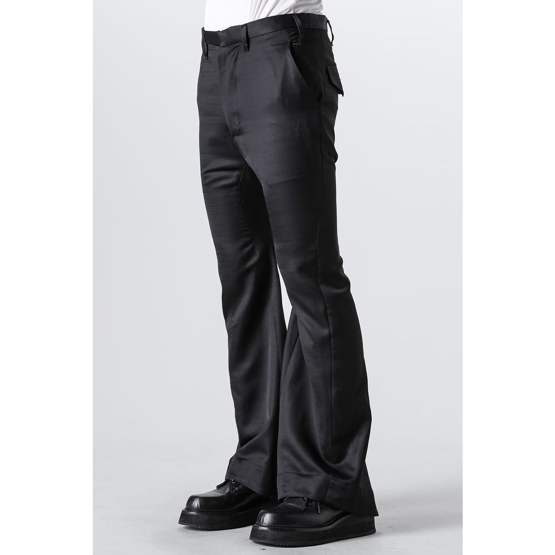 JULIUS Wool Cupro Satin Flare Pants （Black） - Osaka / Kyoto