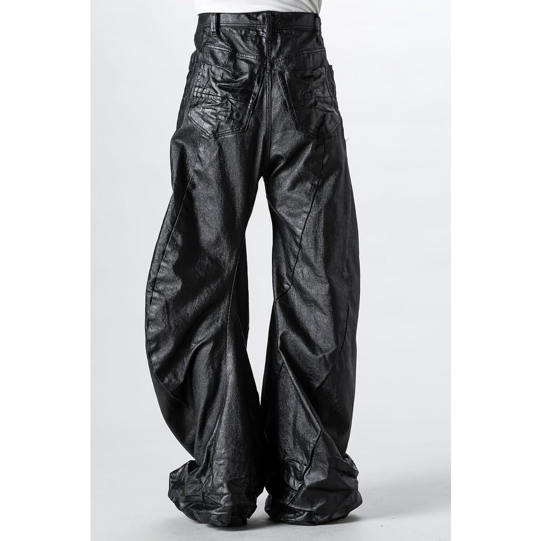 ユリウス JULIUS 10oz Coated Denim Curved Wide Pants（BLACK