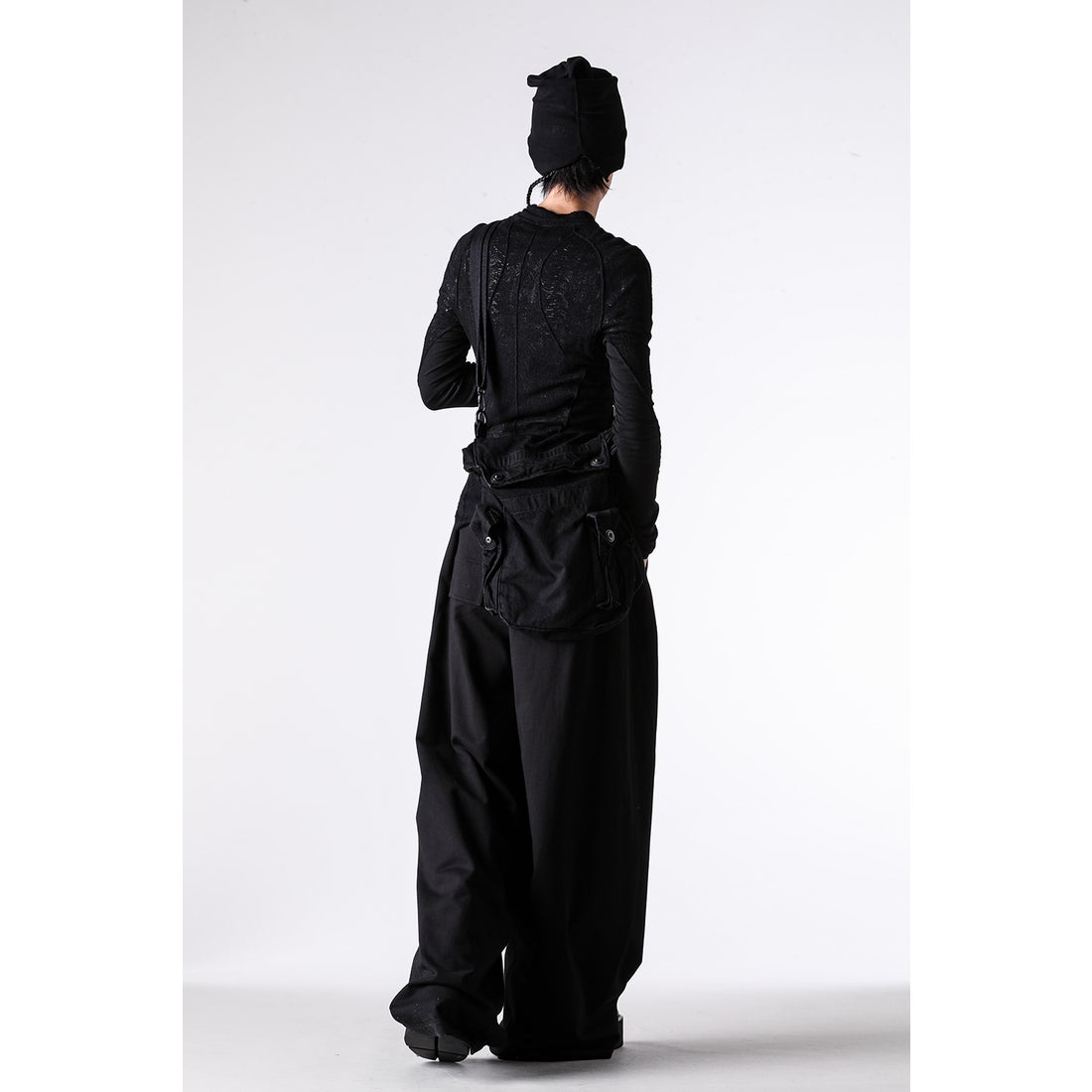 ユリウス JULIUS RAYON LACY KNIT JACQUARD LONGSLEEVE T （BLACK