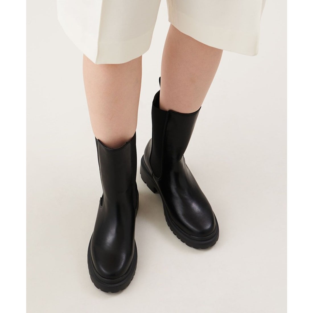 ODETTE E ODILE ミドルサイドゴア ショートブーツ （BLACK