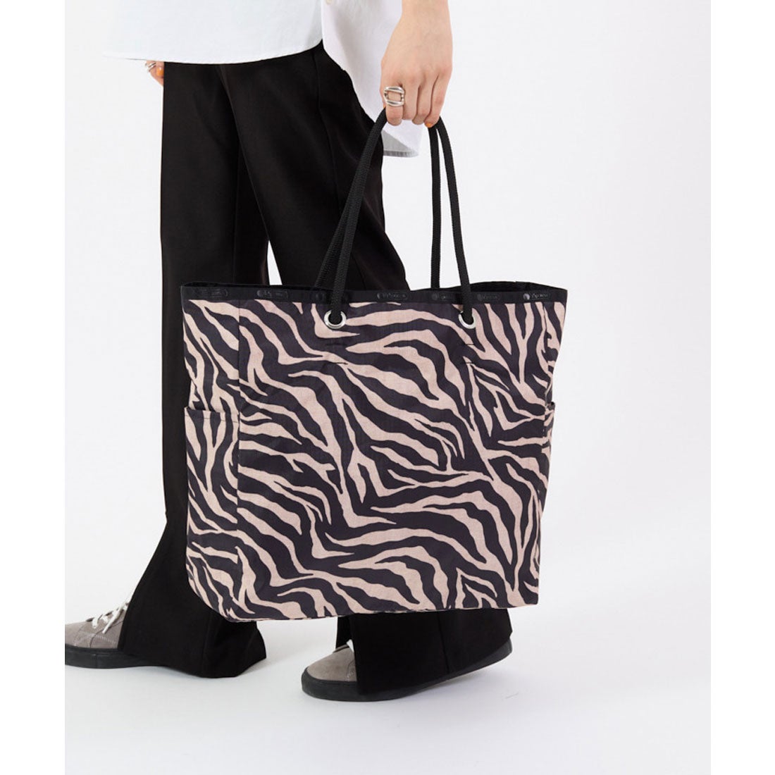 レスポートサック LeSportsac LARGE 2 WAY TOTE （ラフィアゼブラ