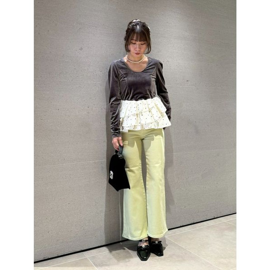 リリーブラウン LILY BROWN ベロアペプラムフリルトップス （CGRY