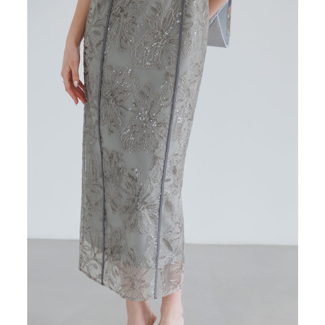 レジャ Leja アシンメトリーシアーフラワードレス美脚効果結婚式