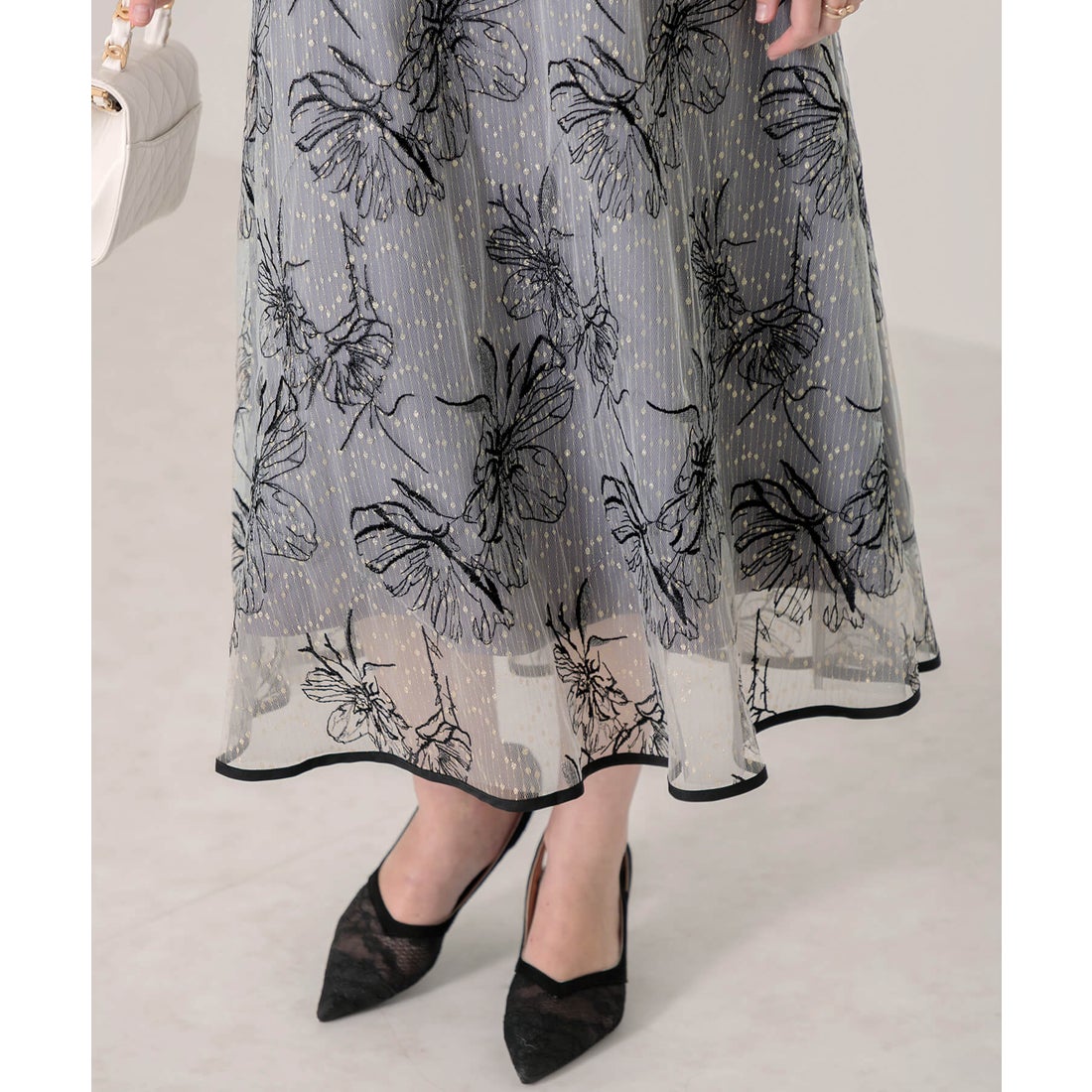 レジャ Leja 配色パピングプチハイネック花柄刺繍ラメレースロング丈