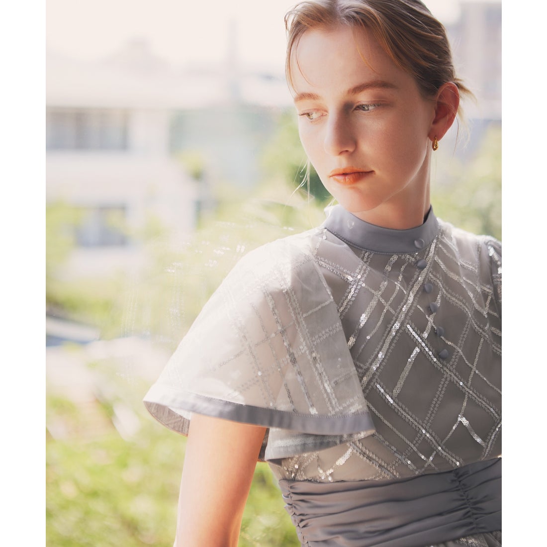 レジャ Leja チェックスパンコール刺しゅうフリルスリーブプリーツ