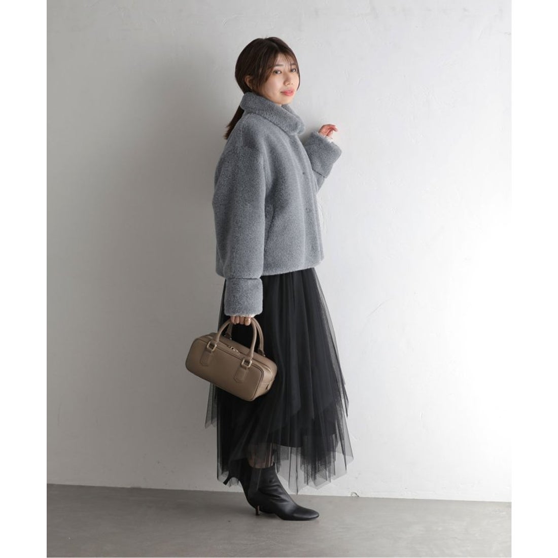 ラ トータリテ La Totalite フェイクファーショートコート （グレーA