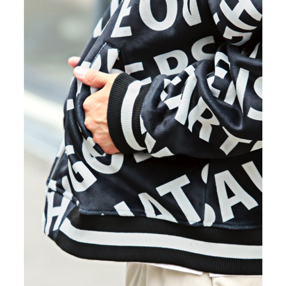 ラグスタイル LUXSTYLE ロゴ総柄ベロアボアボンバージャケット