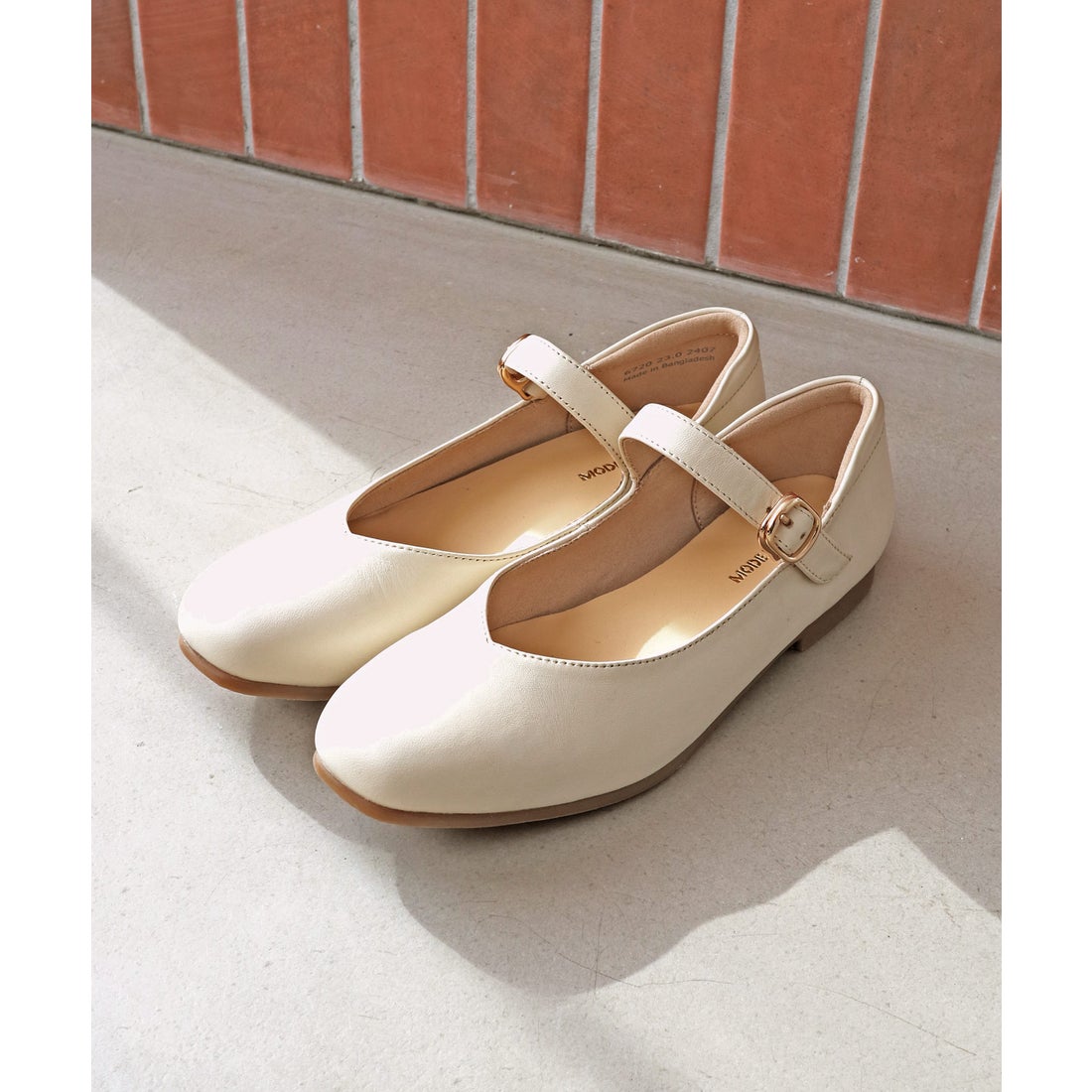 本革】 Vカットストラップシューズ 6720 （アイボリー） -モードカオリ