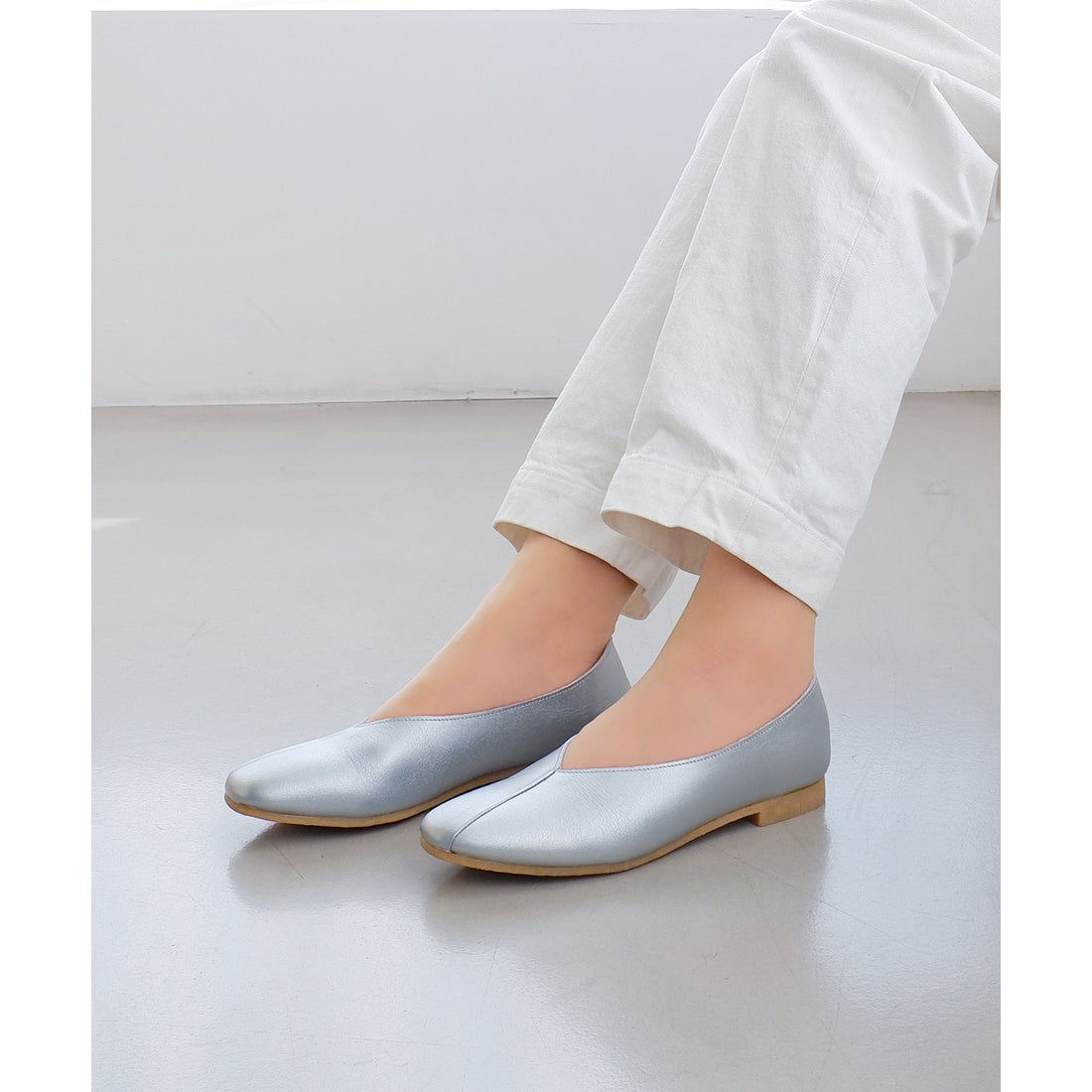 本革】 フラットシューズ 7112 （シルバー） -モードカオリ MODE KAORI