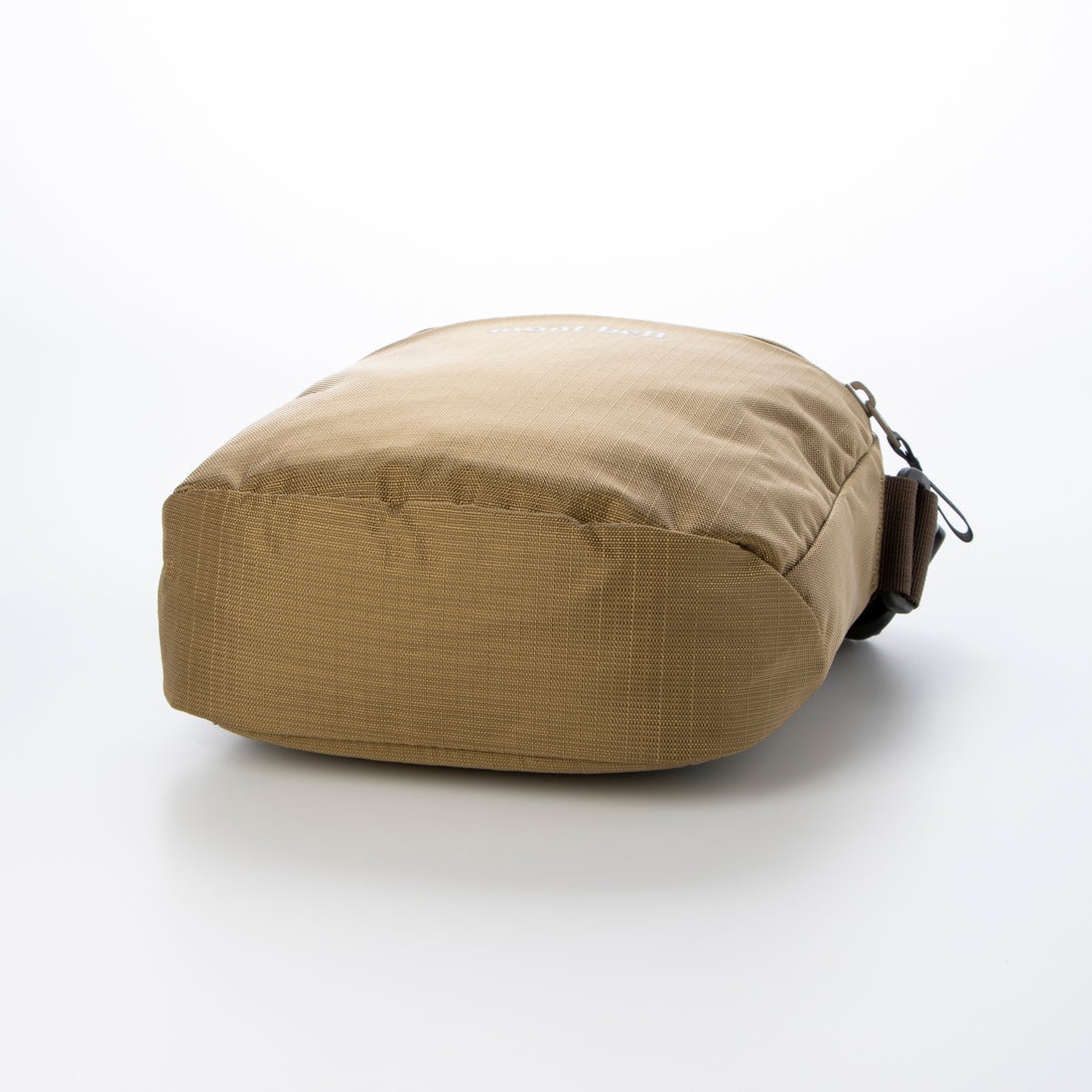 モンベル mont-bell トラベル タフショルダーバッグ （タン） -靴