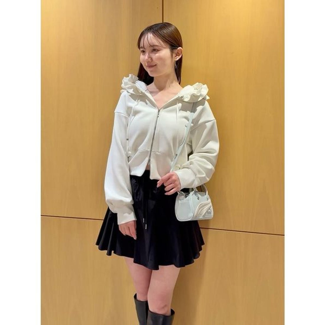スナイデル SNIDEL フリルショートジップパーカー （WHT