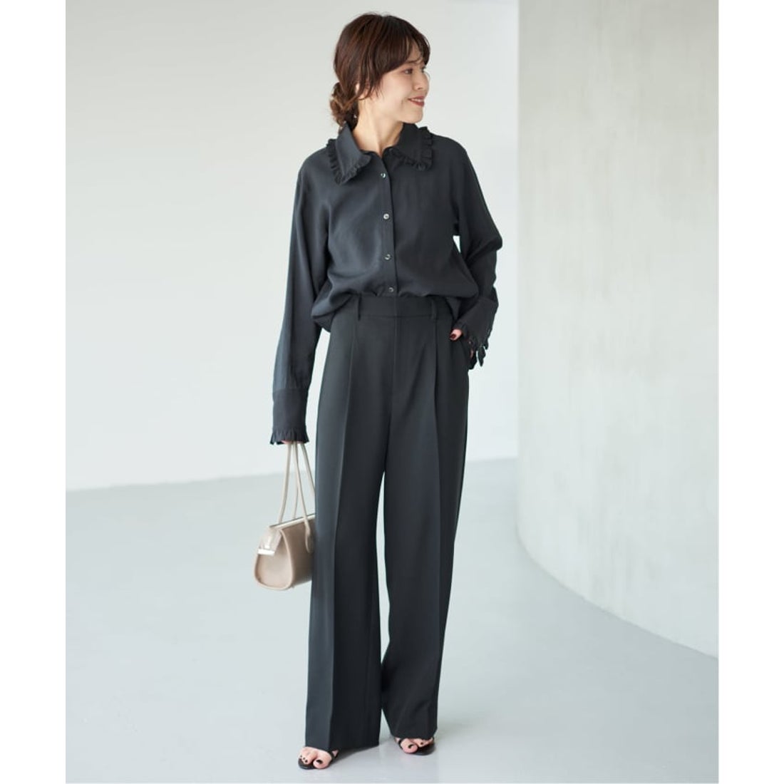 スピック＆スパン Spick & Span 《追加予約》フリルカラーブラウス