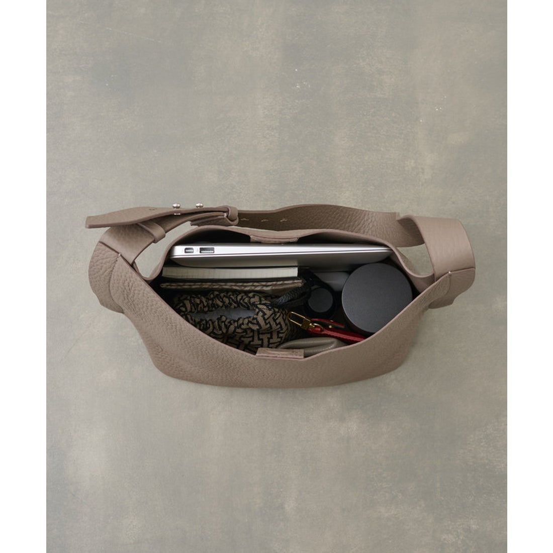 イアクッチ IACUCCI グッシオ ワンハンドルトート ALCE （taupe） -靴