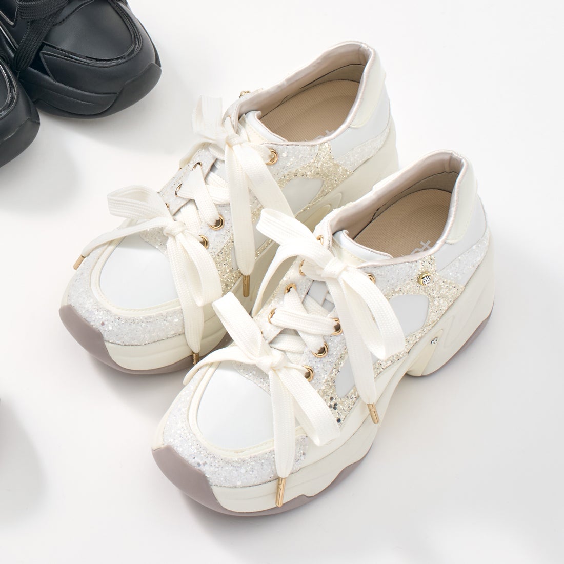 プラスダイアナ ＋diana ビジュー付き ダブルリボン厚底スニーカー