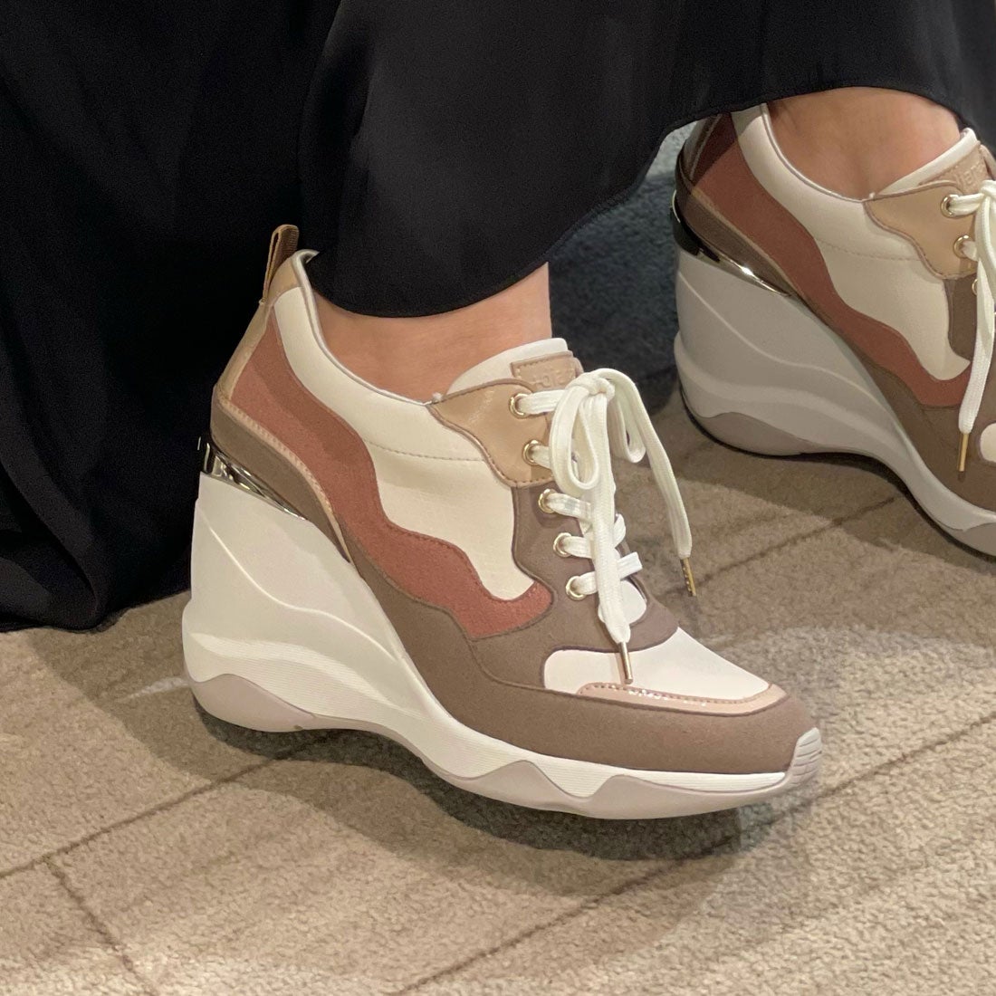 ＋diana プラスダイアナ +diana 【9cm】美脚ヒールアップスニーカー