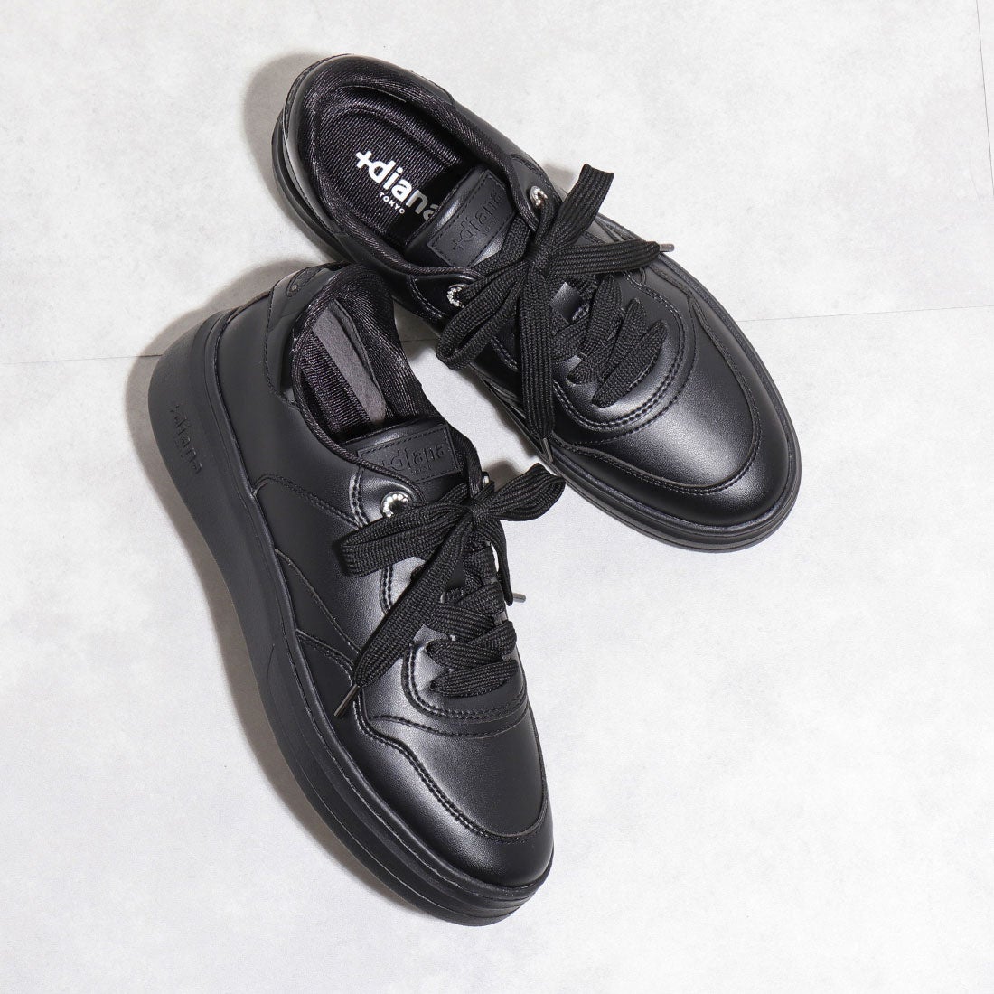 プラスダイアナ ＋diana 【軽量】サステナブルスニーカー （黒人工