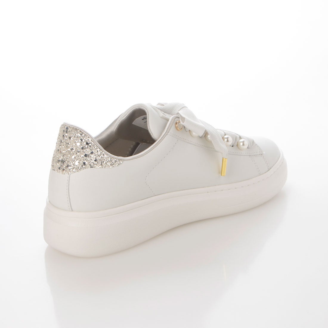 プラスダイアナ ＋diana パールビジュー付きリボンスニーカー （白人工