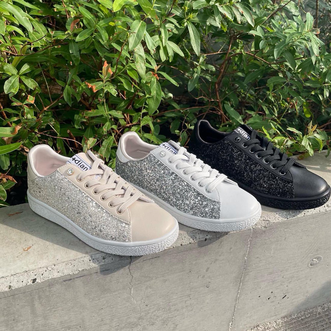 プラスダイアナ ＋diana サイドグリッタースニーカー （ゴールド光布